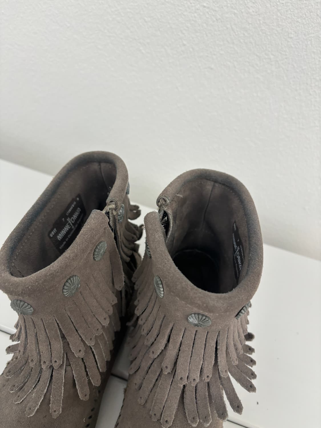 Minnetonka 프린지 부츠 스웨이드 상품이미지5