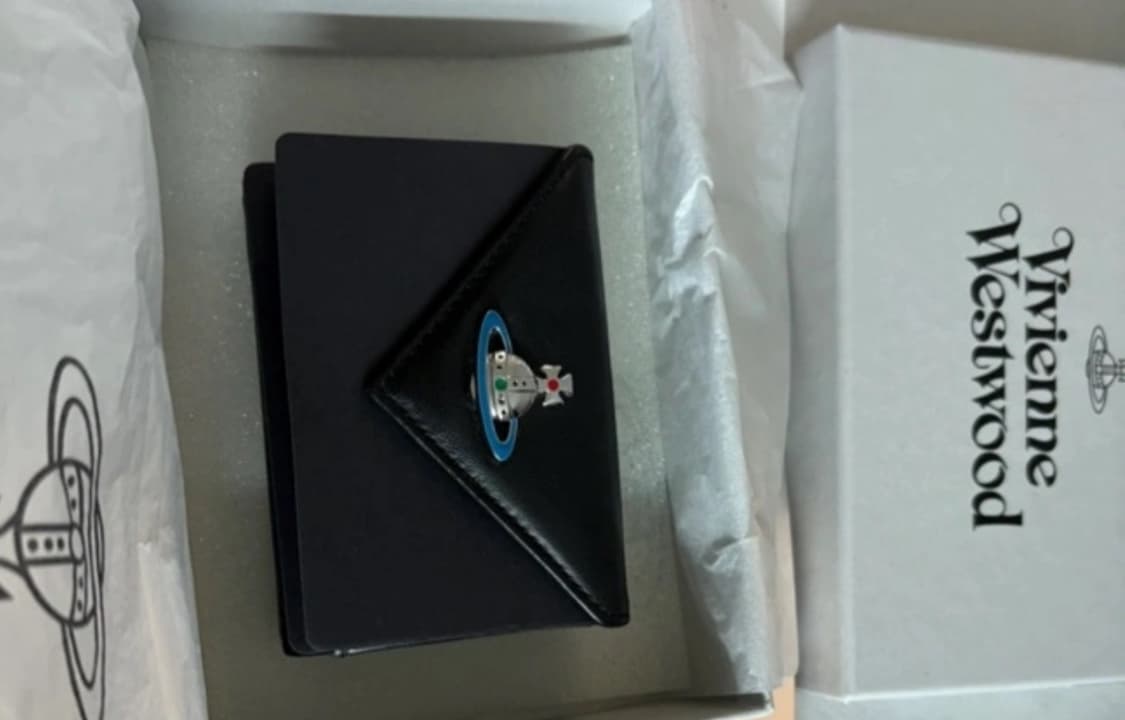비비안 웨스트우드 반지갑 팔아요 상품이미지1