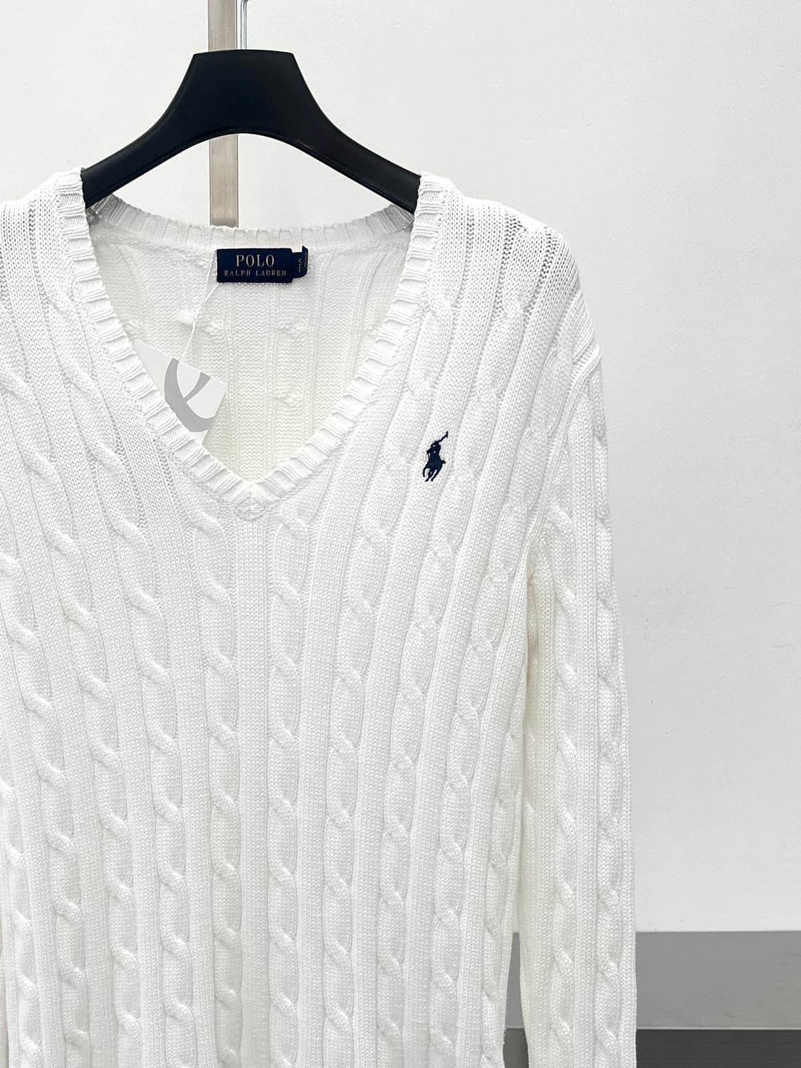 폴로 랄프로렌 화이트 V넥 케이블 니트  상품이미지3