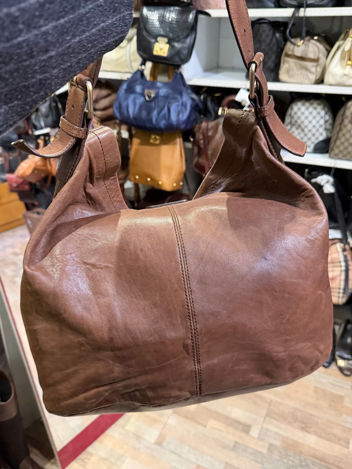 Givenchy Vintage Pocket Hobo Bag 상품이미지3