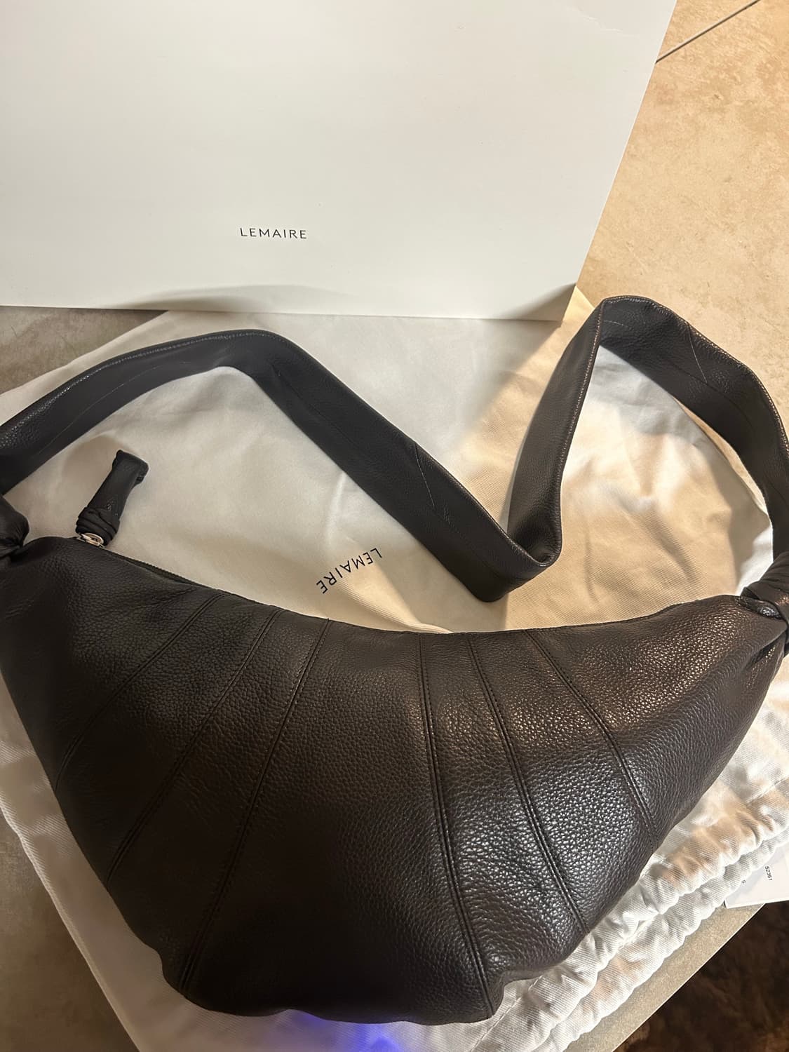 르메르 25fw크루아상백 미디움 다크초콜릿(갤러리아구입) 상품이미지7