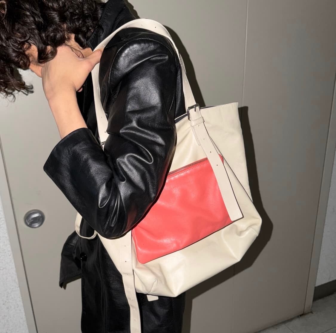 마르지엘라 MM6 레더백 상품이미지2