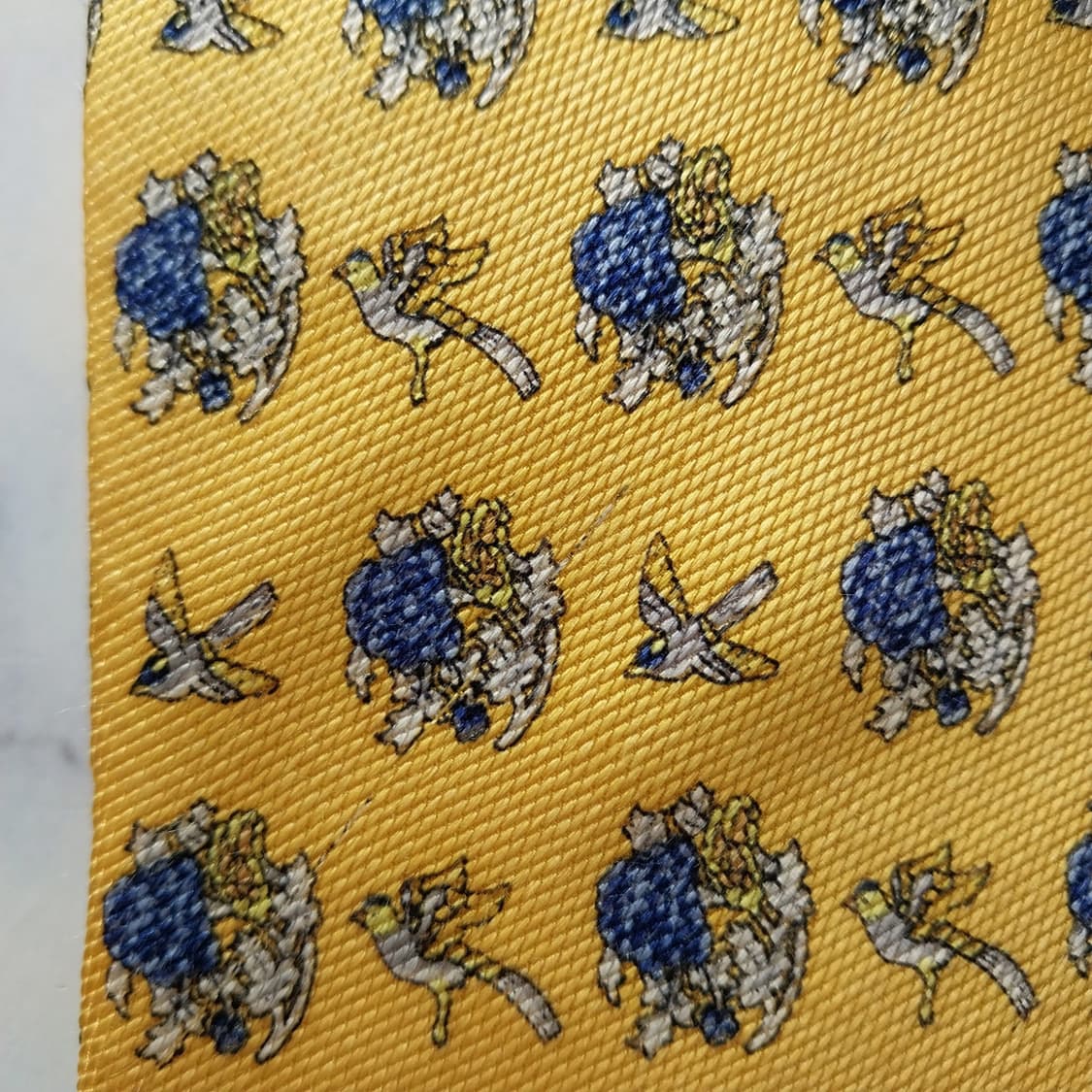 니나리치 실크 옐로우 새 모티브 넥타이 9.6cm A등급 K1942
 상품이미지8