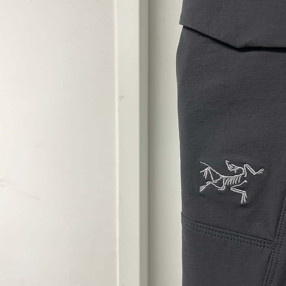 아크테릭스 블랙 팬츠 28 상품이미지4