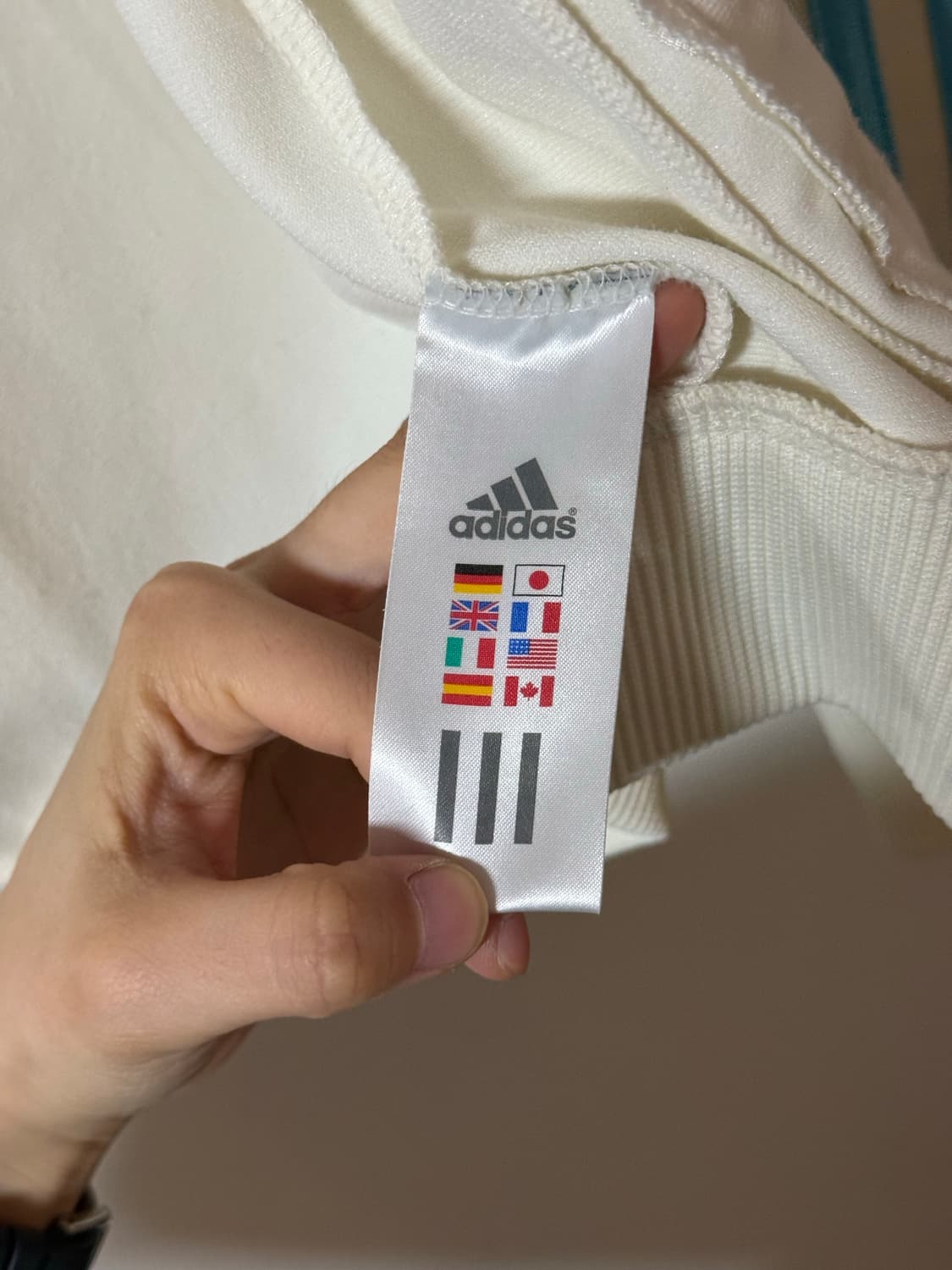 희귀) 아디다스 y2k 크림 유광 트랙 후드집업 삼선 져지 여성핏 상품이미지9