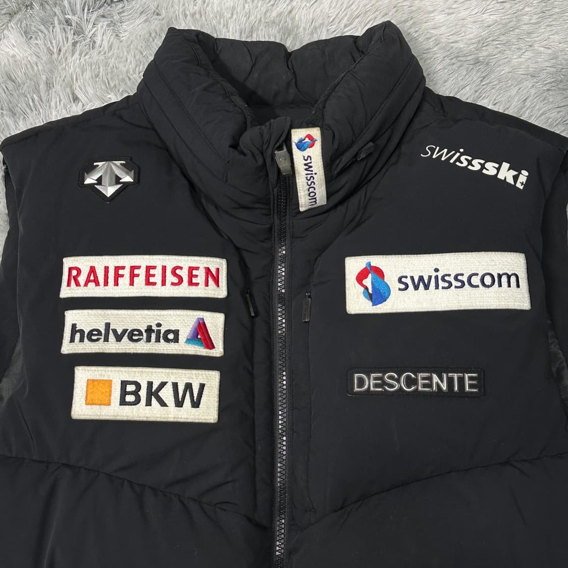 데상트 아우디 스위스 레플리카 패딩조끼 XXL 상품이미지2