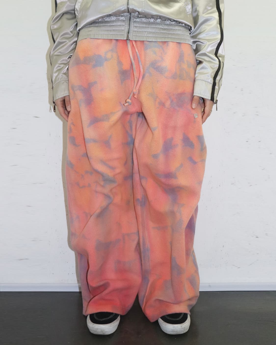 아크네 스튜디오 22AW 타이다이 와이드 팬츠 상품이미지1