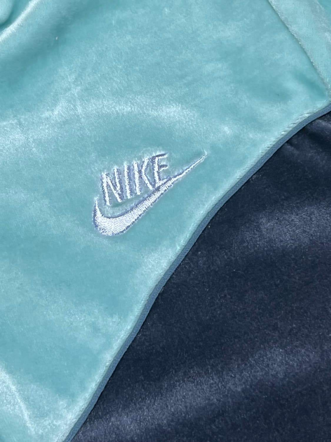 나이키 벨벳 후드집업 상품이미지1