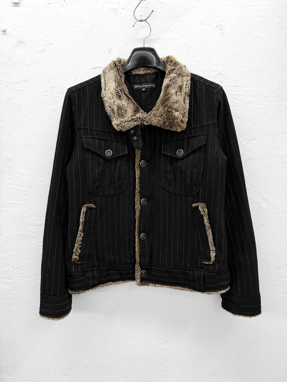 down by the water 핀 스트라이프 퍼 자켓 상품이미지1