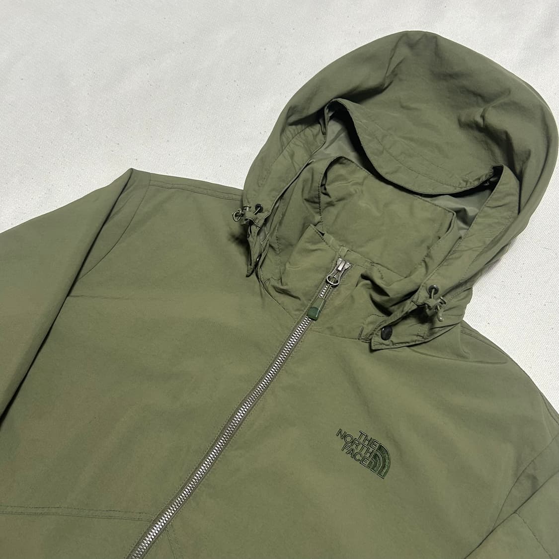 M 노스페이스 카키 후드 바람막이 상품이미지1