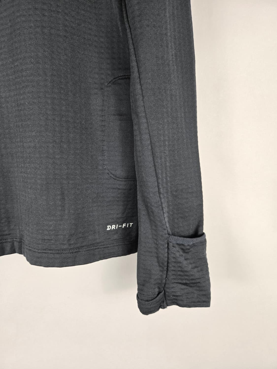 [무료배송]나이키 M 여성 드라이핏 기능성 반집업 러닝 티셔츠 블랙 상품이미지7