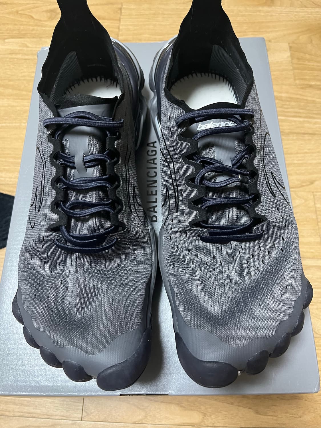 [41] 발렌시아가 아나토믹 러너 스니커즈 그레이 상품이미지2