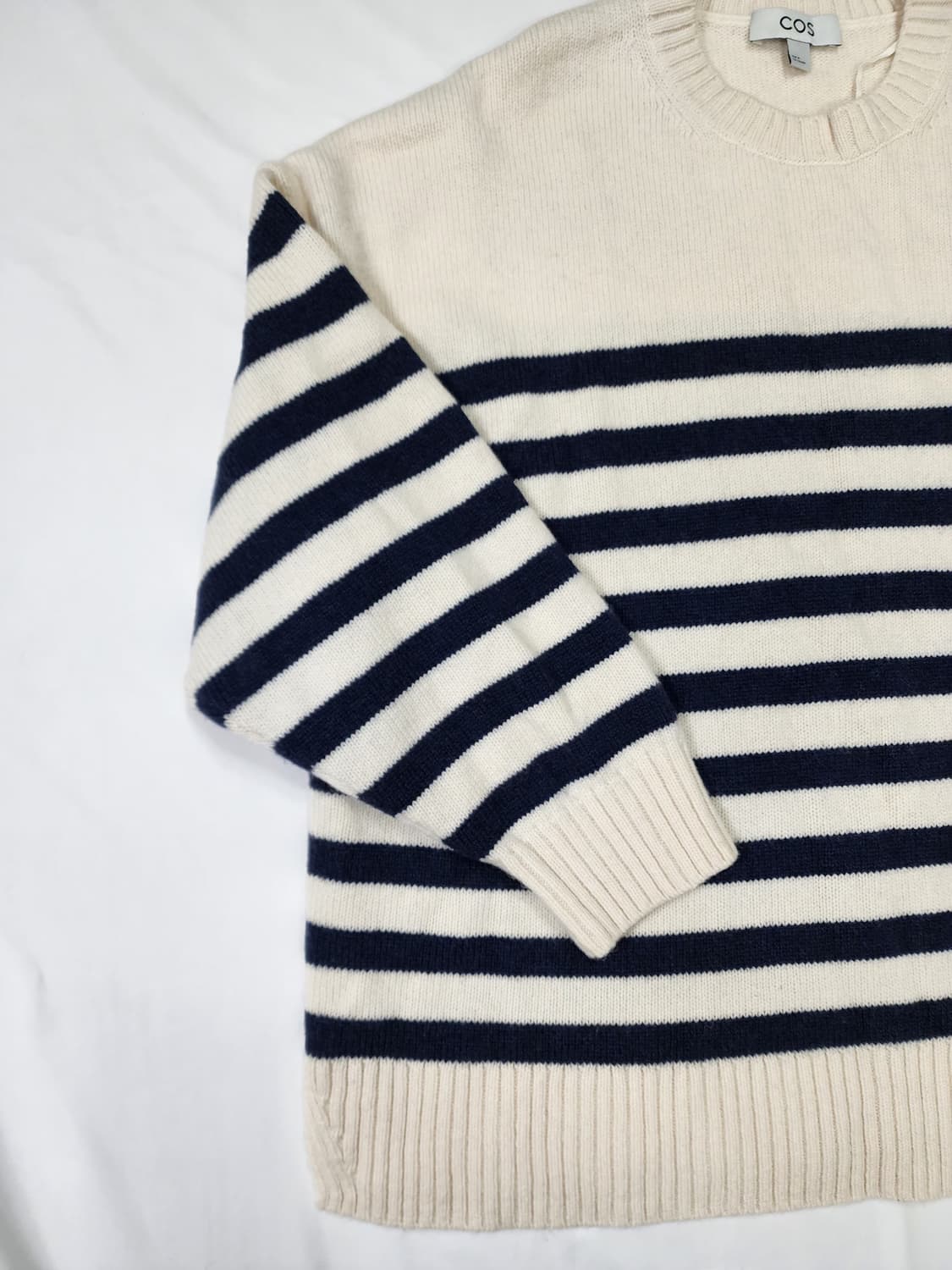 코스 스트라이프 아이보리 네이비 니트 상품이미지3