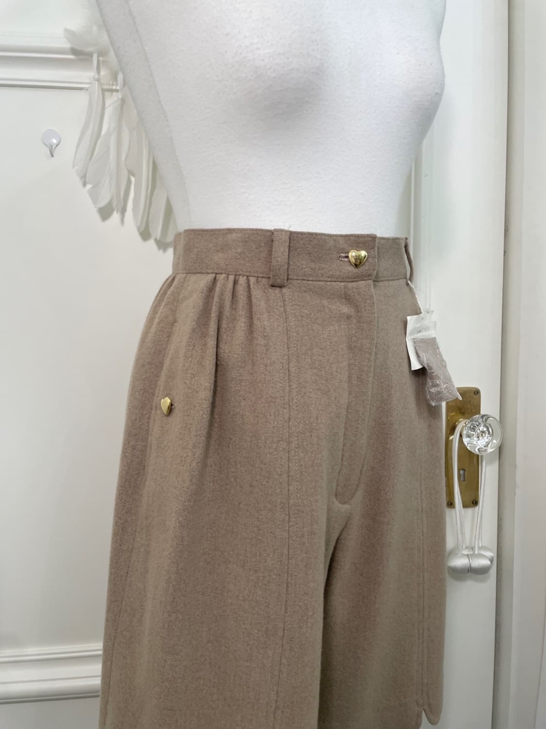 beige wool heart button pocket half pant 상품이미지6