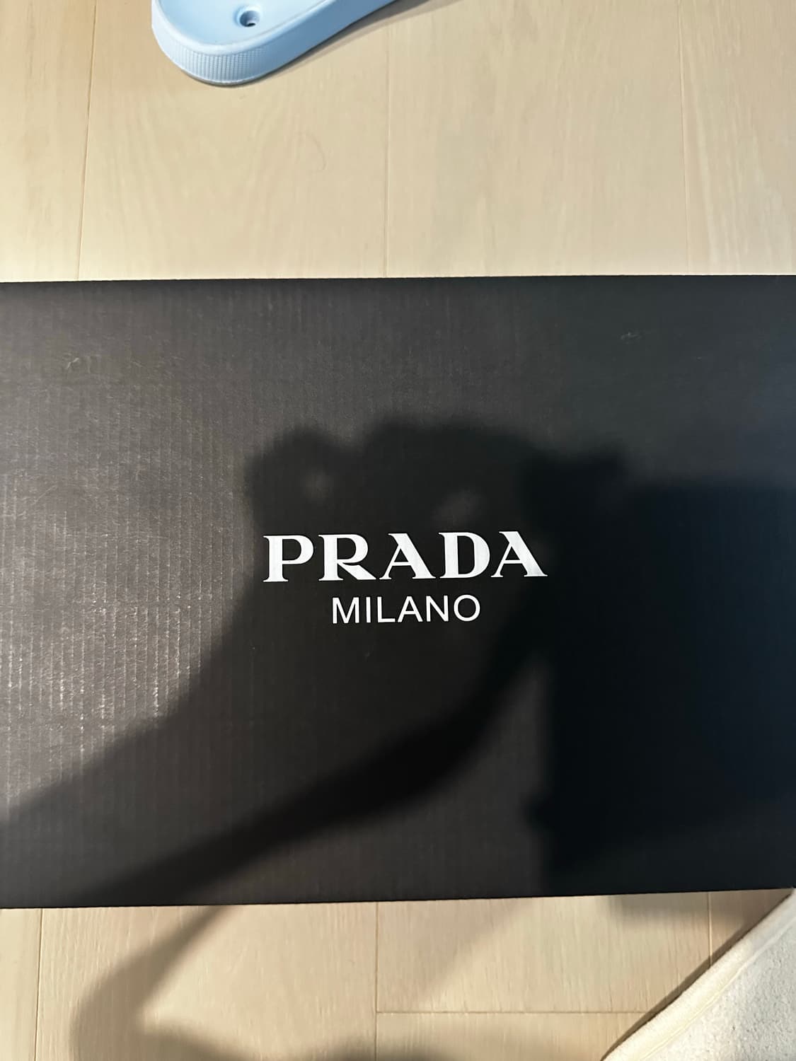 프라다 삼각플레이트 스니커즈 브라운 판매 상품이미지2