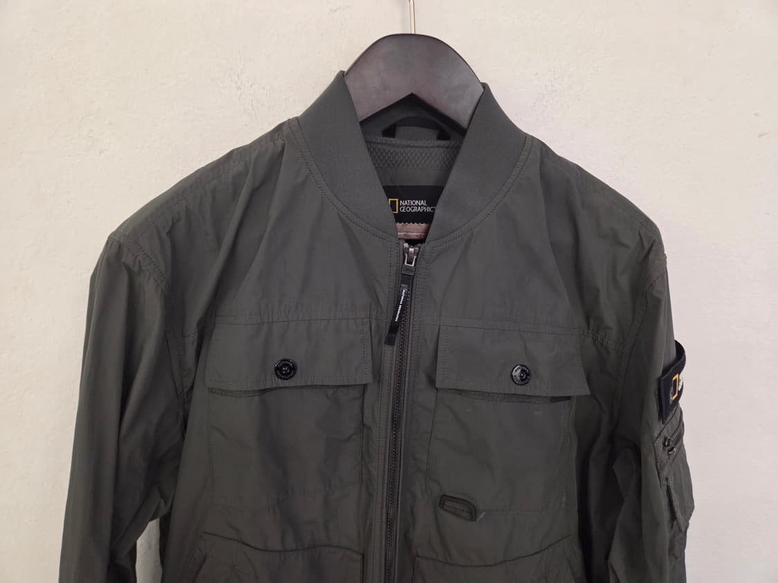 내셔널지오그래픽 카키색 봄버 자켓 L 상품이미지2