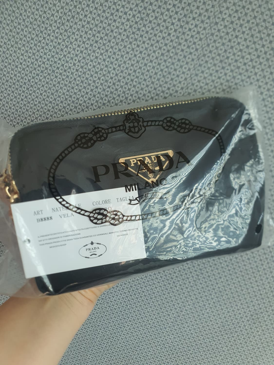 프라다파우치 프라다가방 새상품 정품 상품이미지1