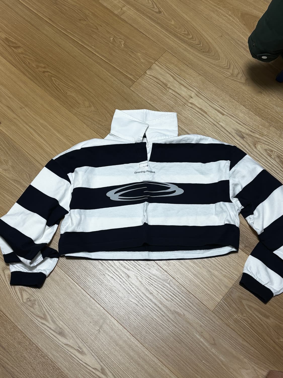 W Identity Stripe Collar T Shirt - White 상품이미지2