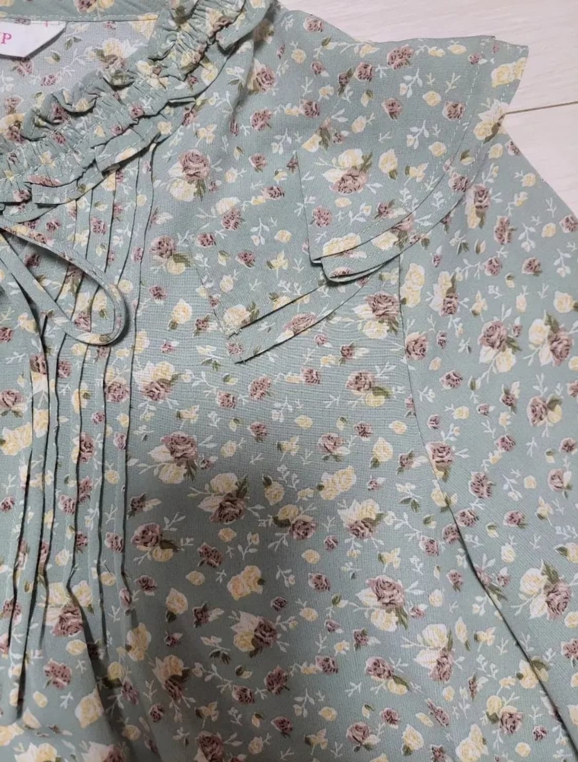 급처새상품!SOUP숲 러블리 리본블라우스 레니본st쟈니헤잇재즈st샤틴st 상품이미지1