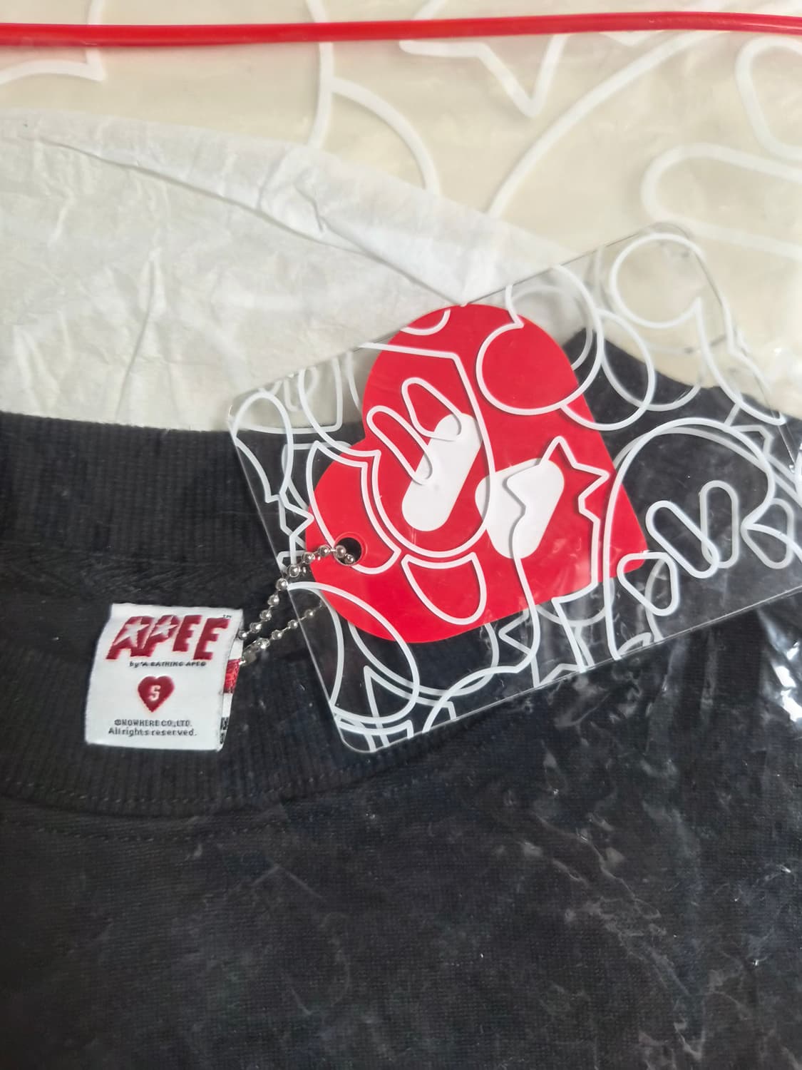 베이프 정품 여성용S  에이피 하트 크롭 스웻 셔츠 맨투맨 상품이미지5