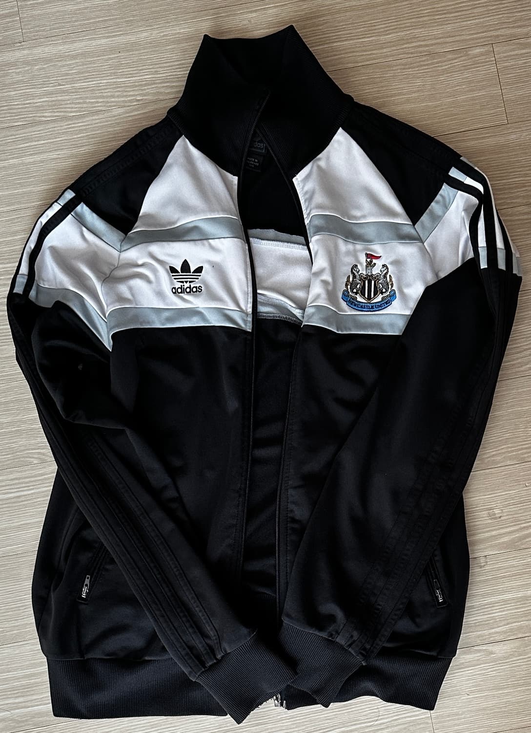 뉴캐슬올드스쿨져지, 뉴캐슬 23-24 유니폼 (이사크) 상품이미지2