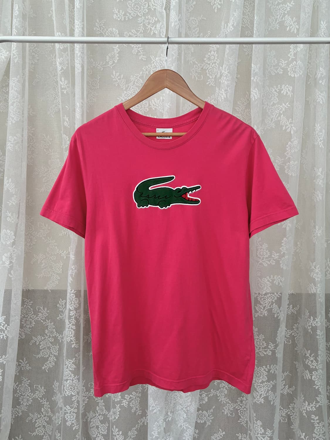 105) 라코스테 빅로고 라운드넥 반팔 티셔츠 핑크 상품이미지1
