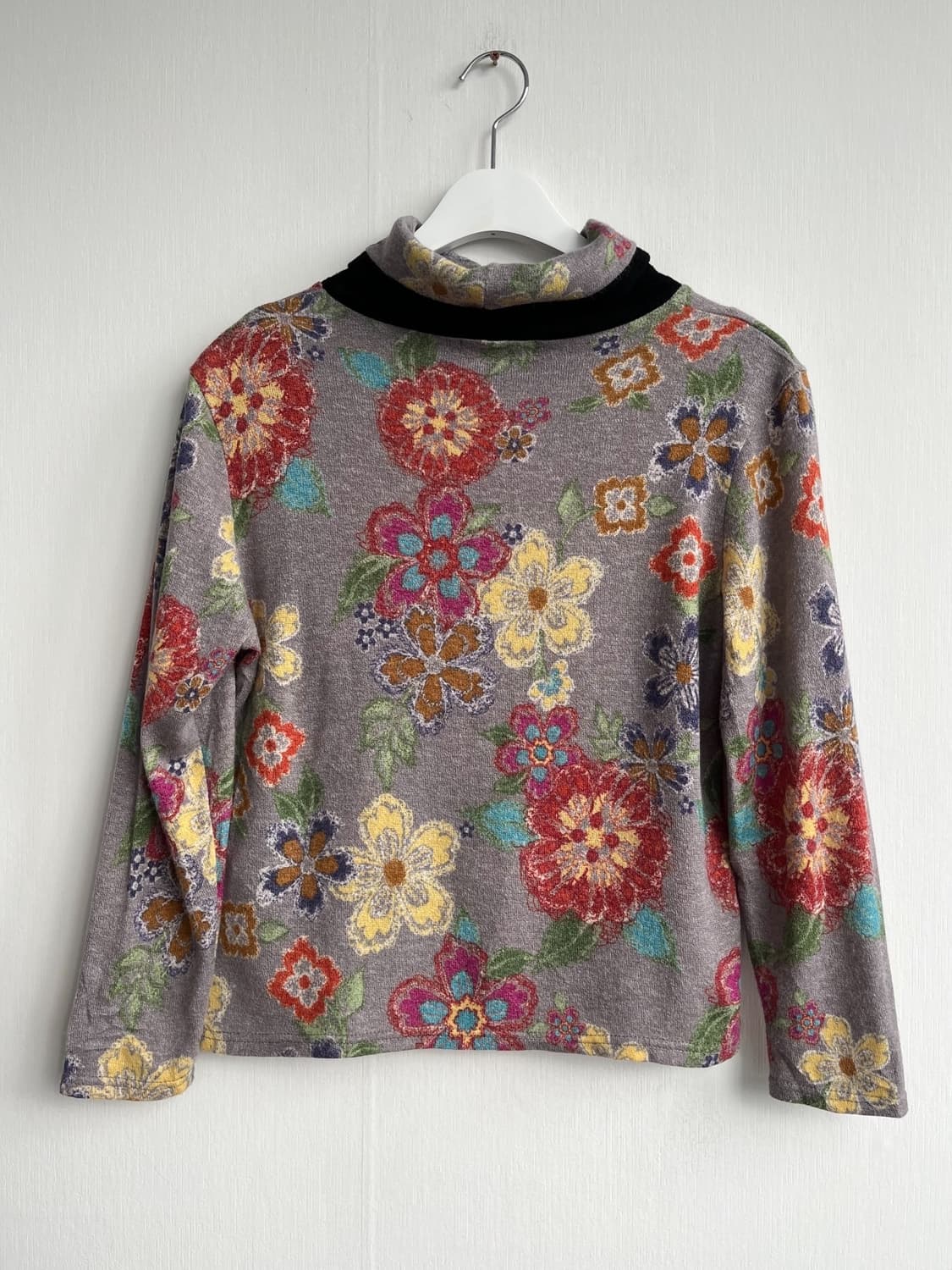 Sanana 플라워 하이넥 니트 상품이미지1