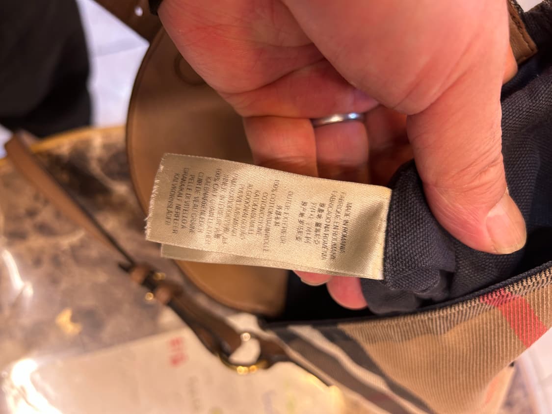 정품 버버리 하우스체크 스몰 맥켄 크로스백팝니다 상품이미지8