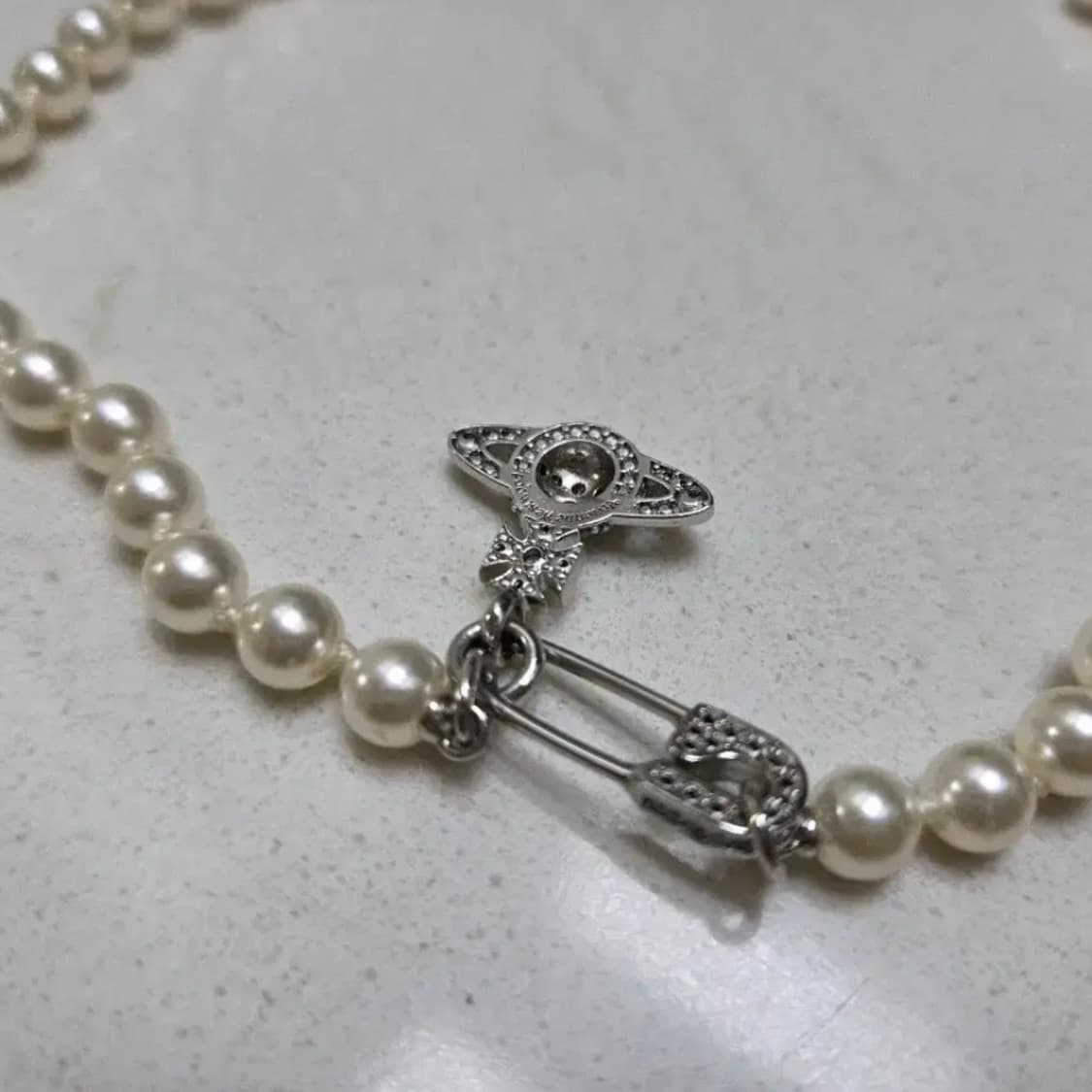 급처) 비비안웨스트우드 루크리스 펄 목걸이 상품이미지4