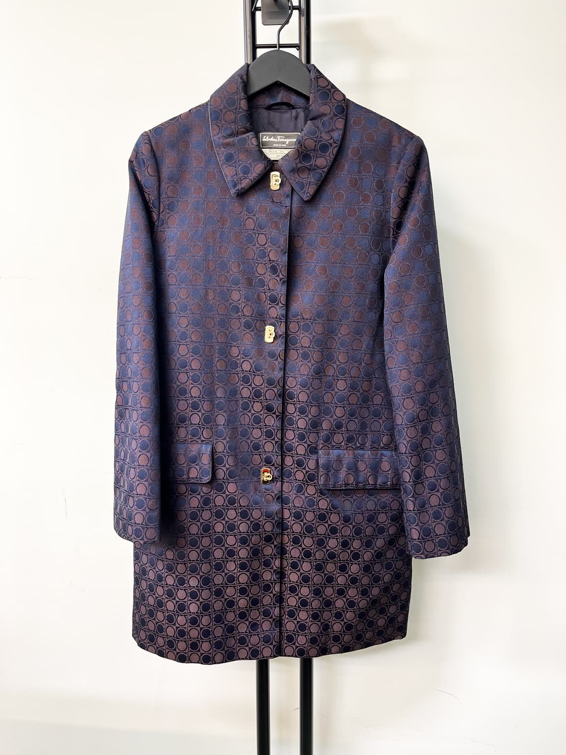 살바토레 페라가모 간치니 모노그램 코트 상품이미지1