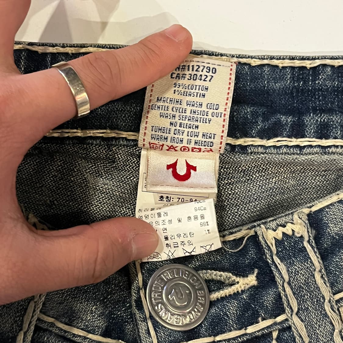 트루릴리전 조이수퍼티 흰색 스티치 부츠컷 데님팬츠 상품이미지6