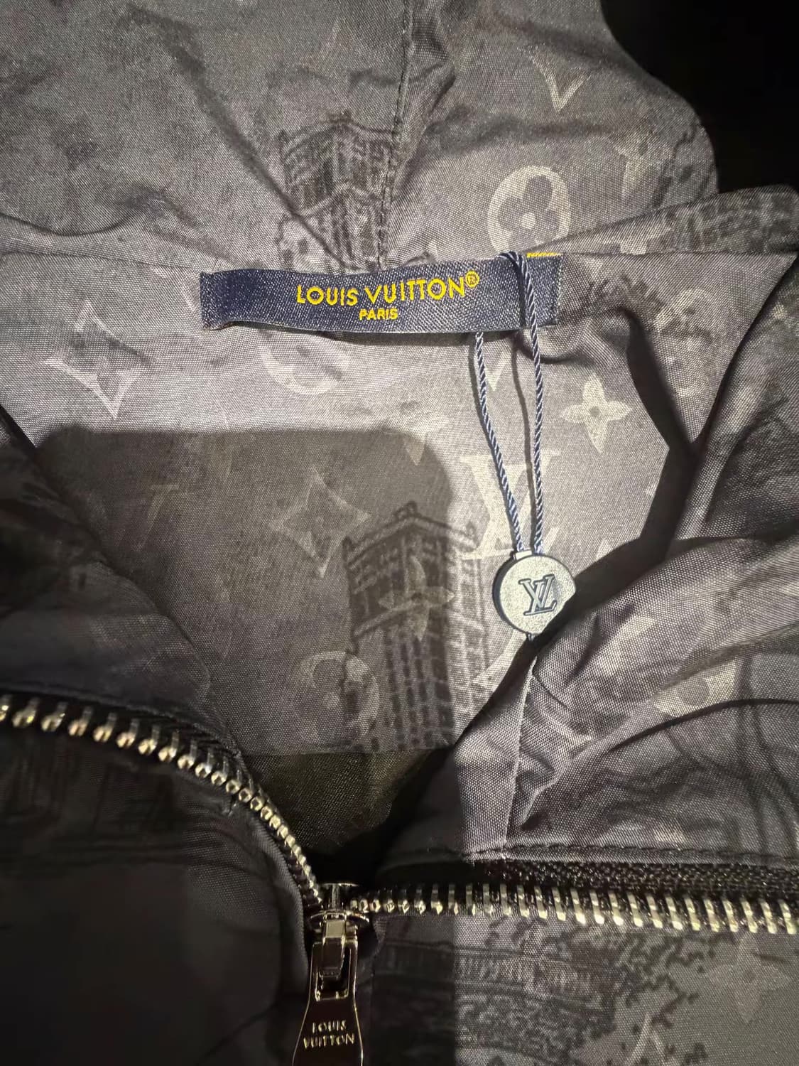 [루이;비통] 새상품 / 바람막이 점퍼 / 약 110 사이즈 오버핏 상품이미지3