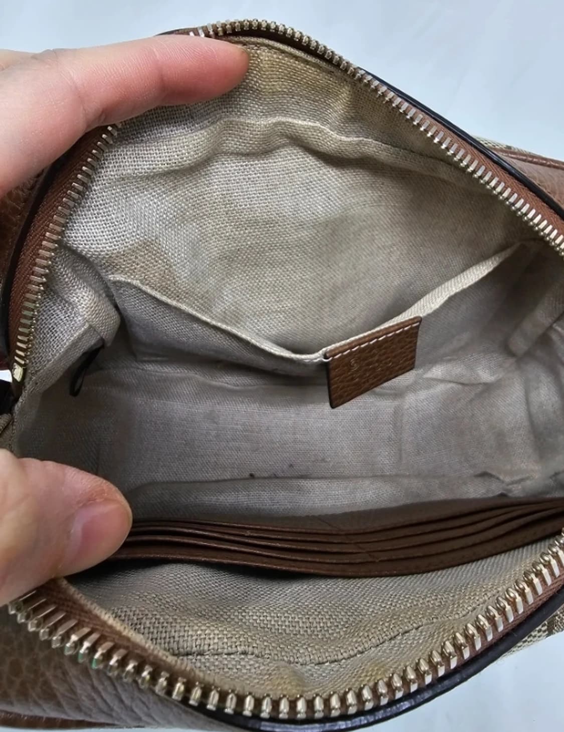 구찌 GG 패턴 브라운 크로스백 상품이미지9