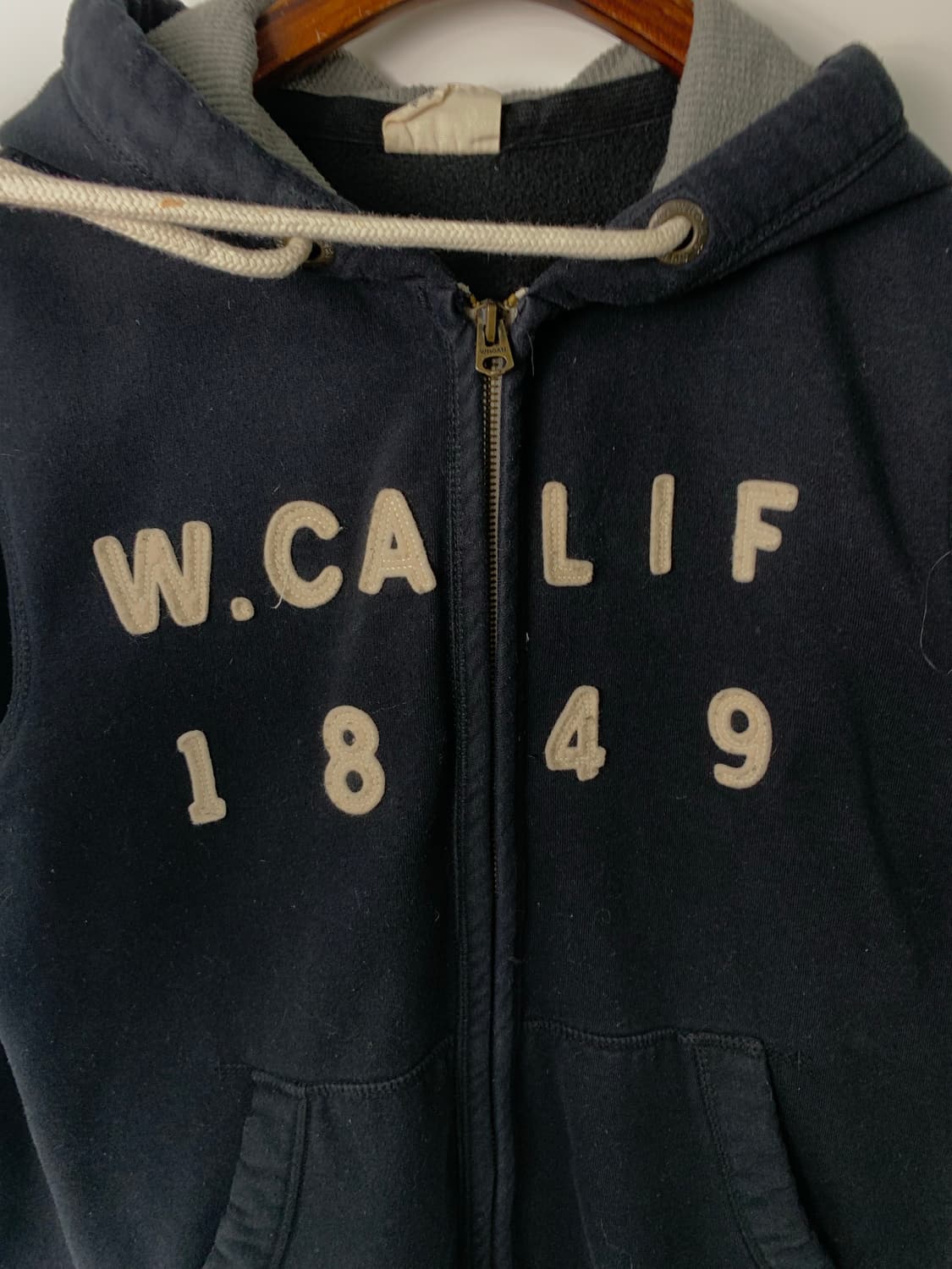 후아유 y2k 와투케 블랙 후드집업 상품이미지4