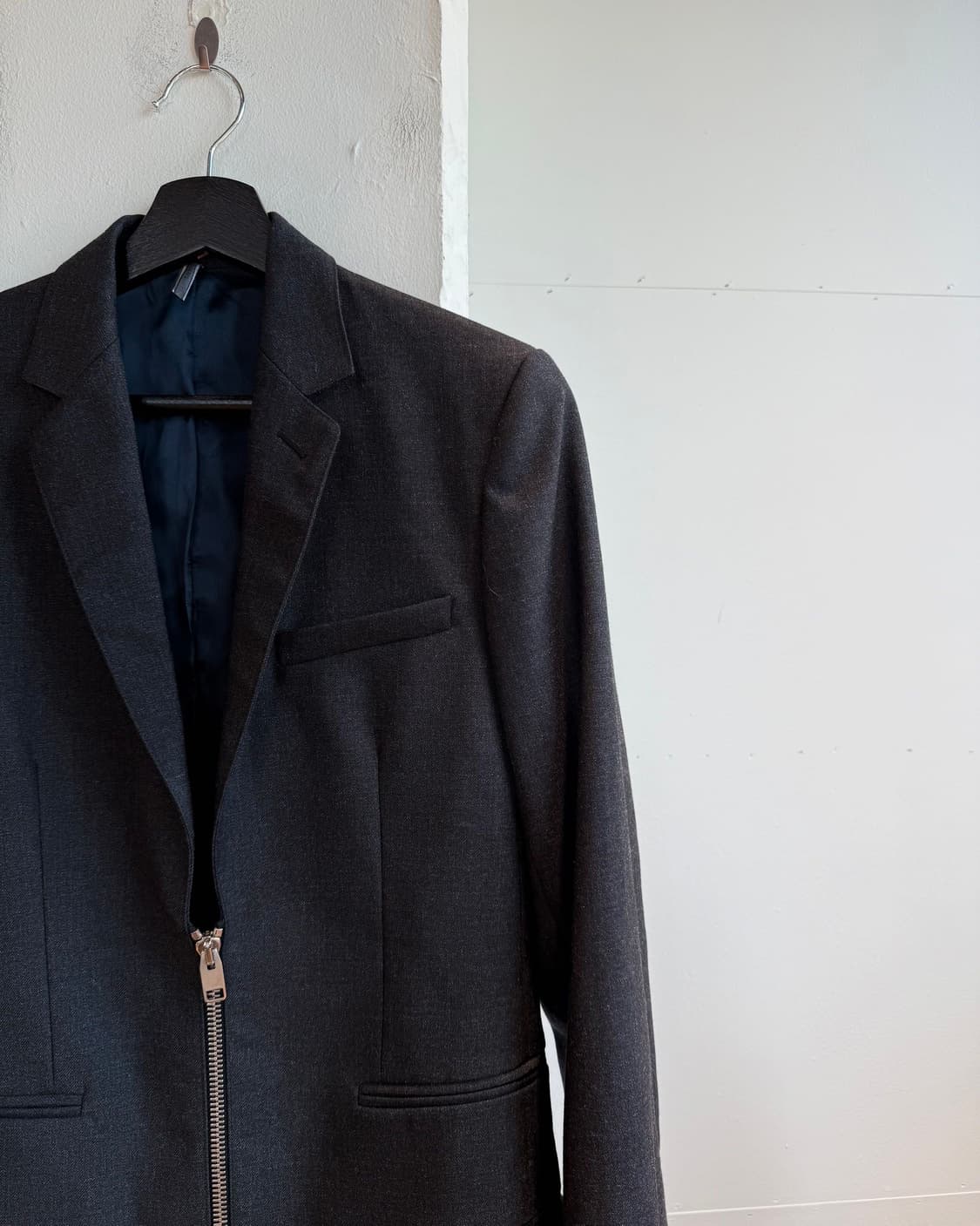 디올 옴므 차콜 지퍼 블레이저 자켓 상품이미지5