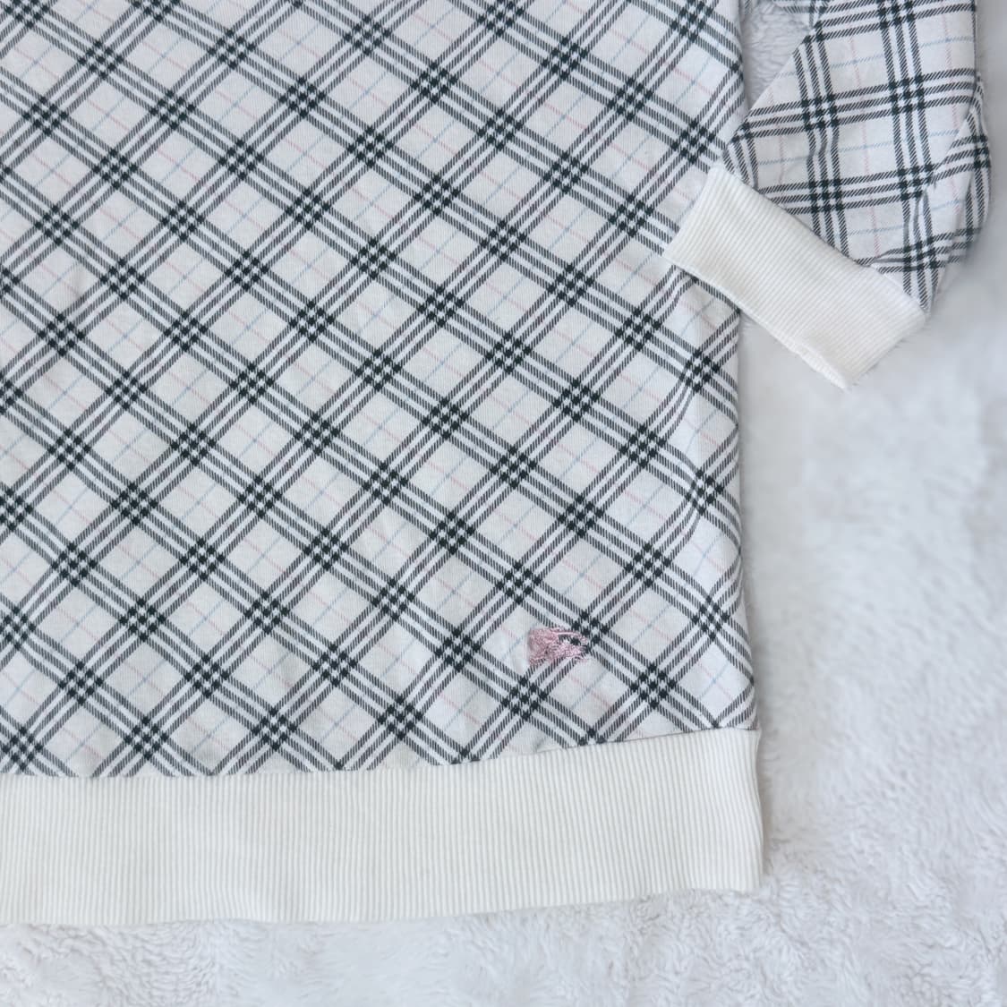 Burberry 버버리 블루라벨 달천깔 솜사탕 오프숄더 니트 상품이미지3