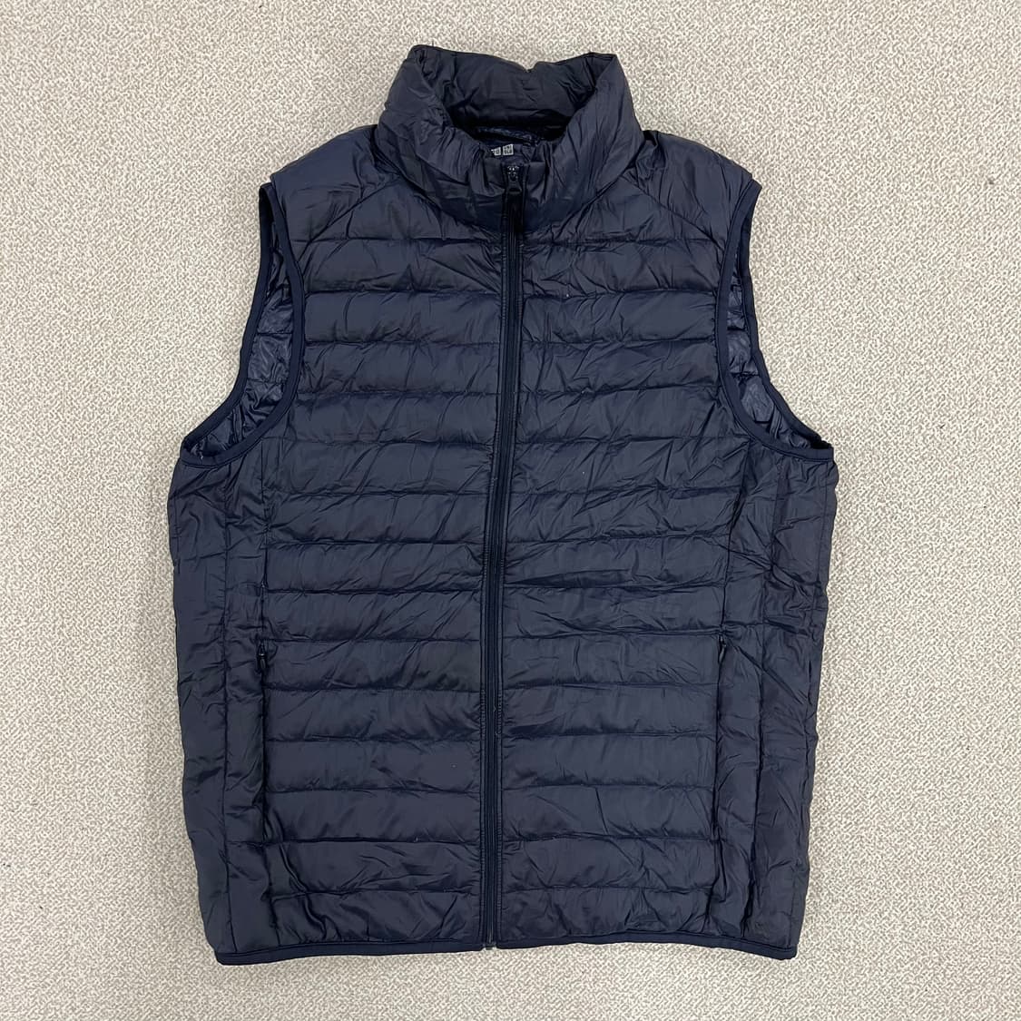 L 유니클로 다운 경량 조끼 패딩 0209M1 상품이미지1