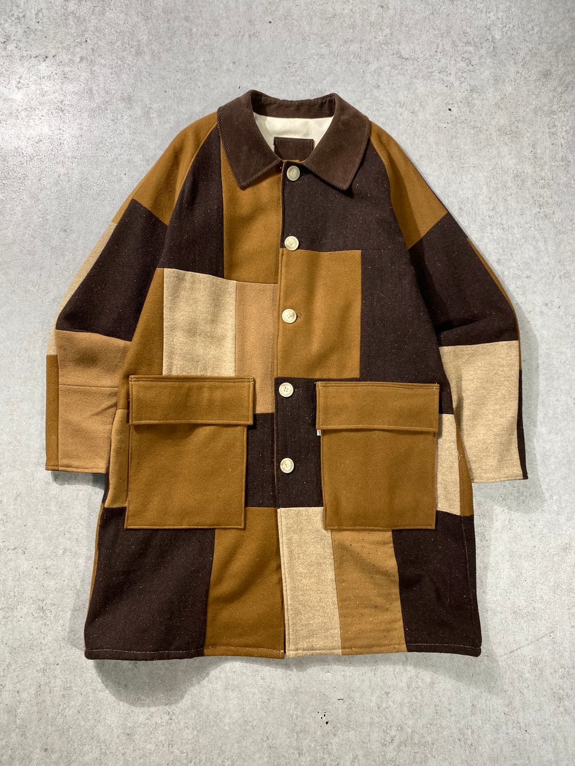 [L] KINOTT 키노트 브라운 패치워크 코트 상품이미지3