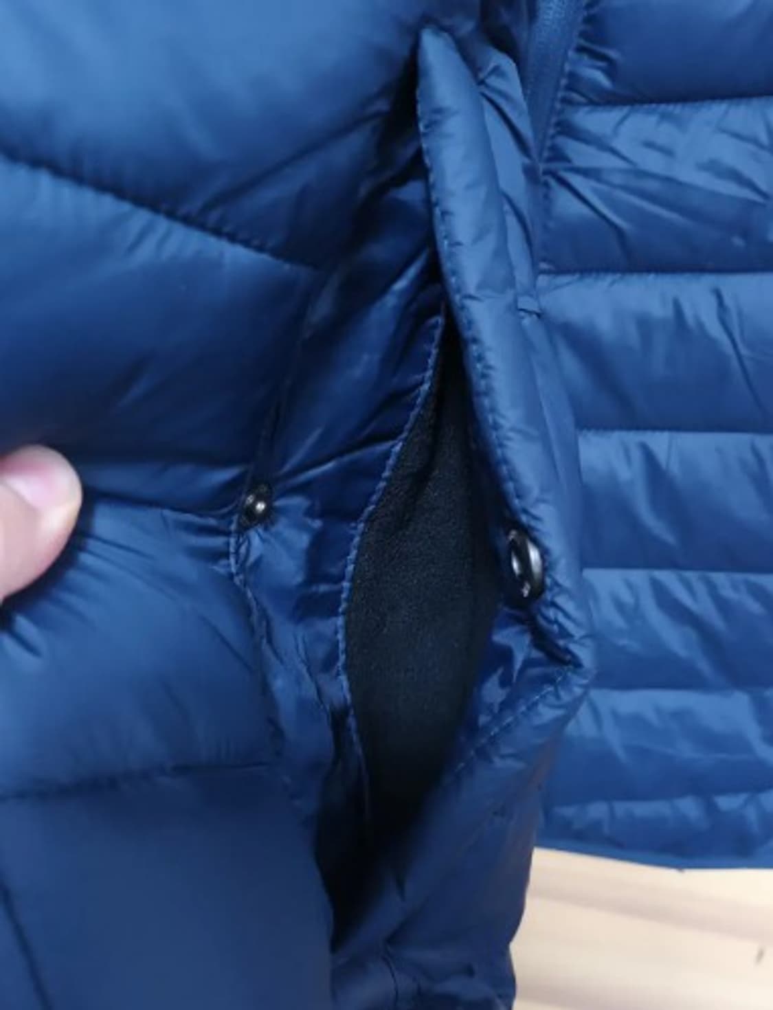 홀리스터 네이비경량패딩 S사이즈 .175/92A 상품이미지5