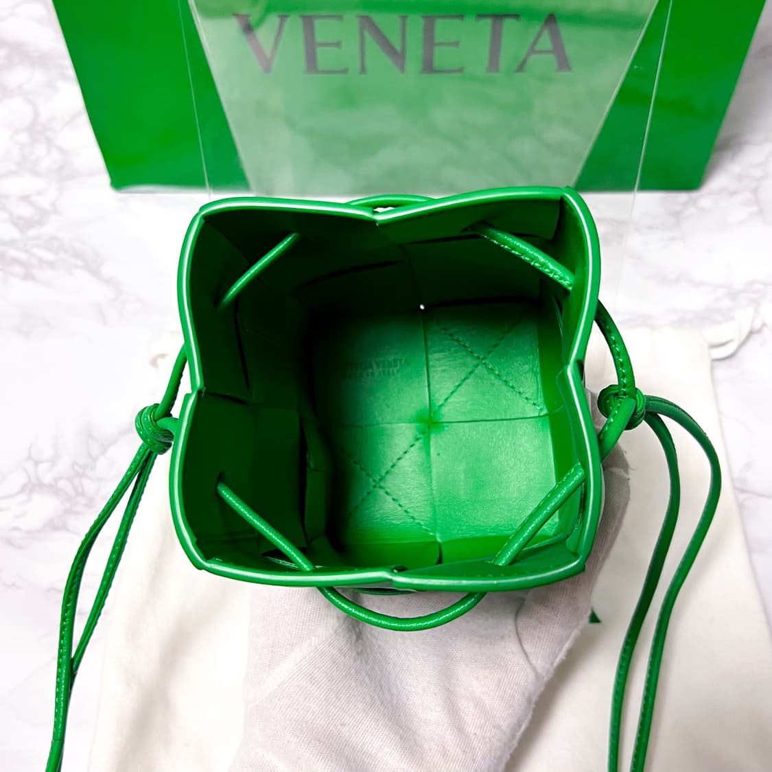 보테가베네타 카세트 미니 버킷백 상품이미지5