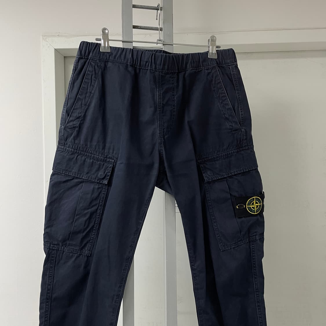 스톤아일랜드 카고 팬츠 네이비 80 상품이미지2