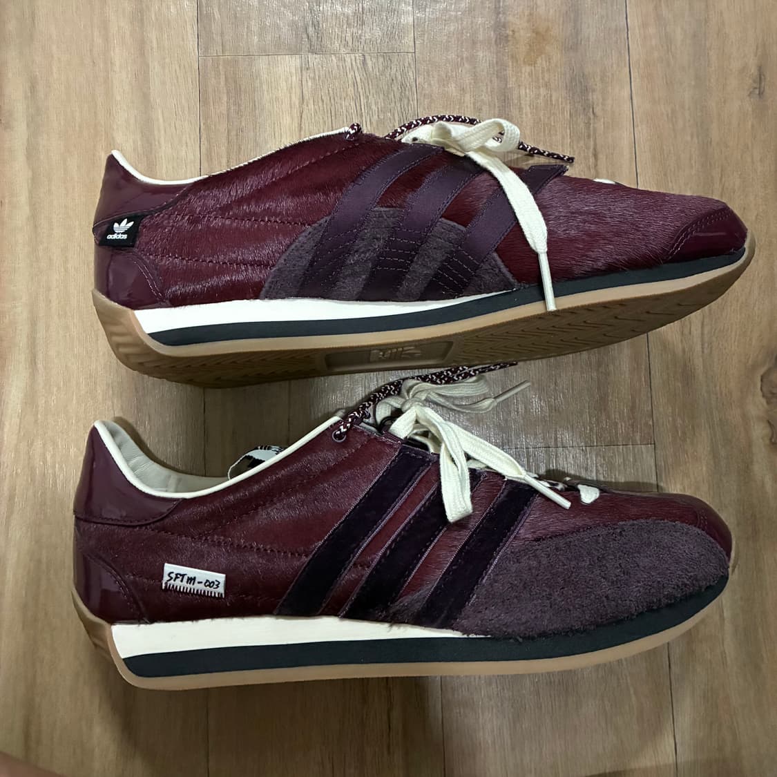 [새상품] 아디다스 X 송 포 더 뮤트 컨트리 OG 마룬 코어 블랙 상품이미지5