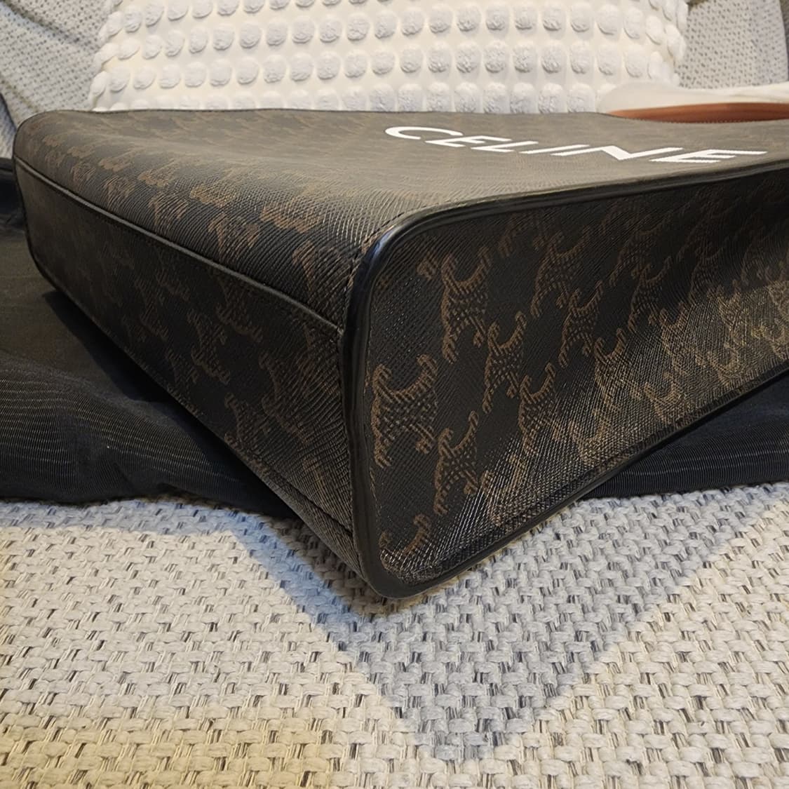 새상품급 셀린느 트리오페 캔버스 버티컬 카바스 스몰 토트백 블랙 탄 상품이미지6