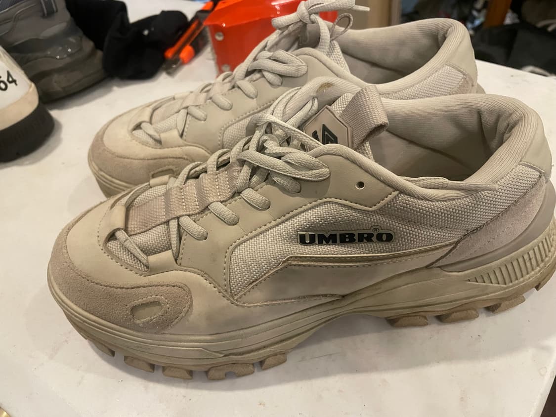 엄브로운동화 270 상품이미지1