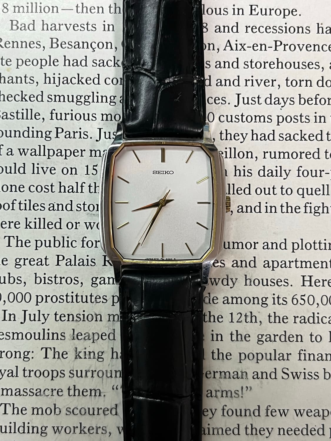 Vintage Seiko Quartz Tank Watch 상품이미지1