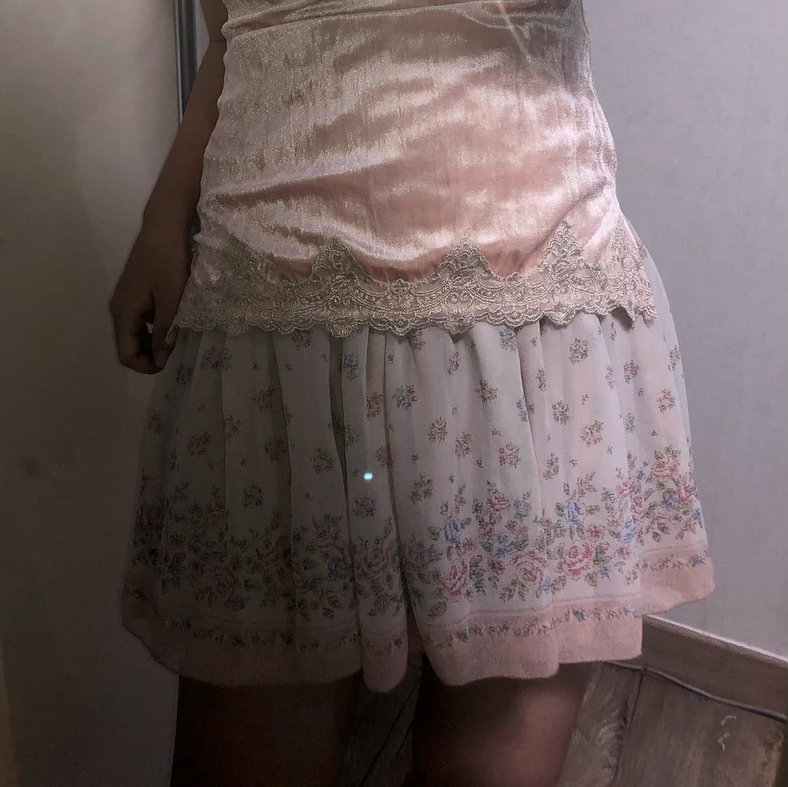 빈티지 구제 y2k 쉬폰 플라워 플레어 미디 스커트 상품이미지4