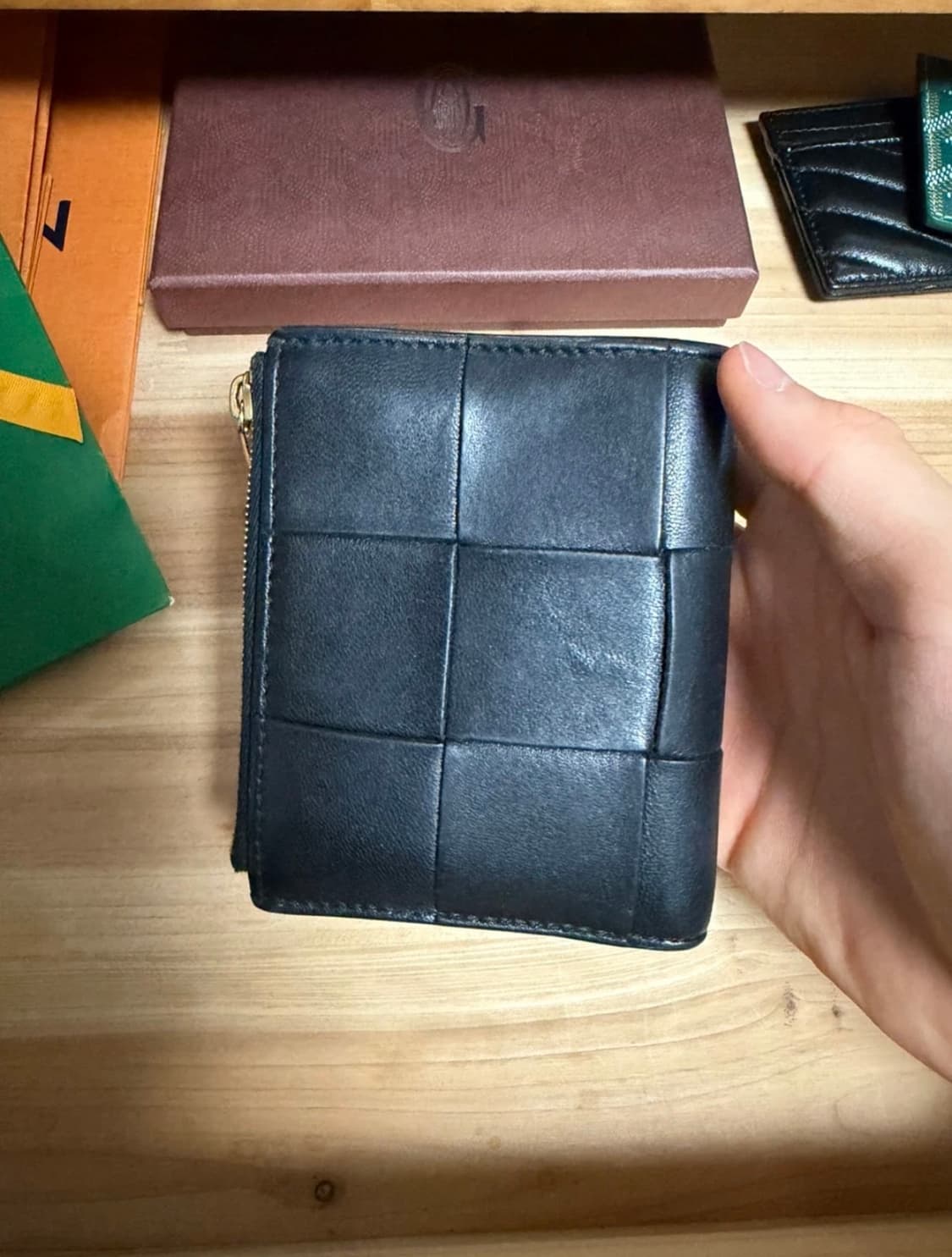 보테가 베네타 카세트 반지갑 상품이미지2