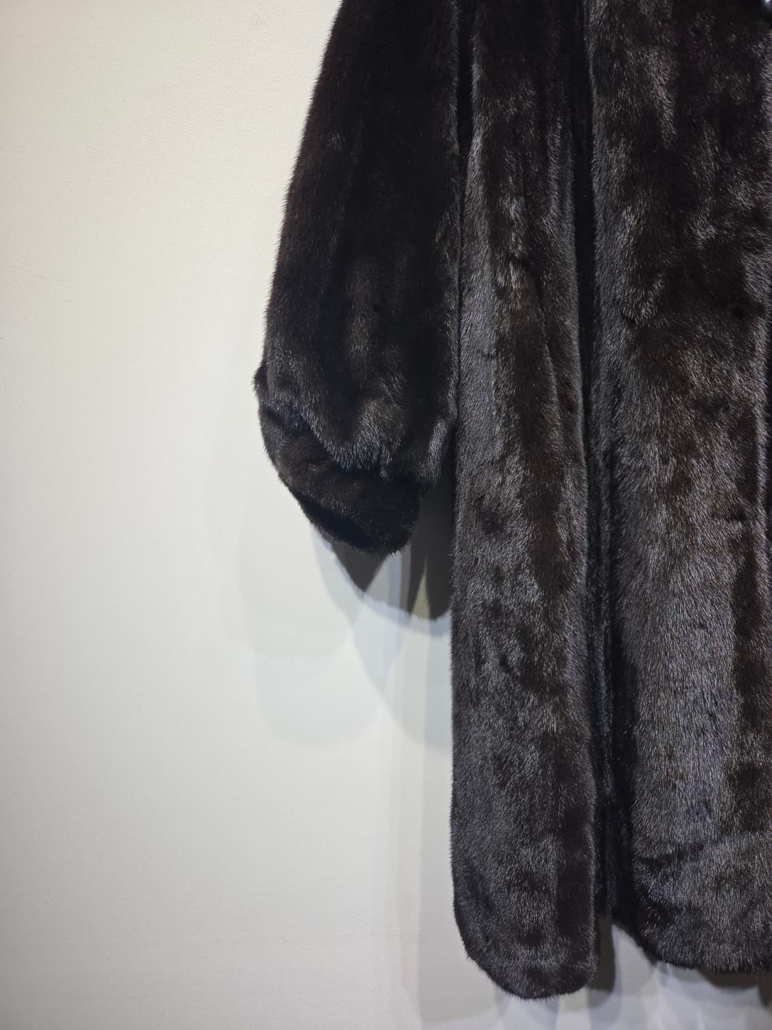 진도패션 르파르(Le Phare) 블랙그라마 리얼 밍크 코트 상품이미지4