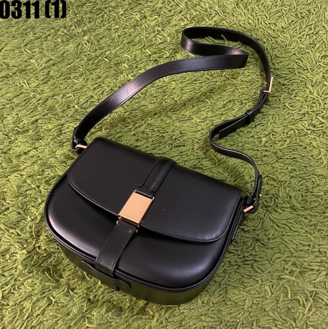 쿠론 크로스백 상품이미지1