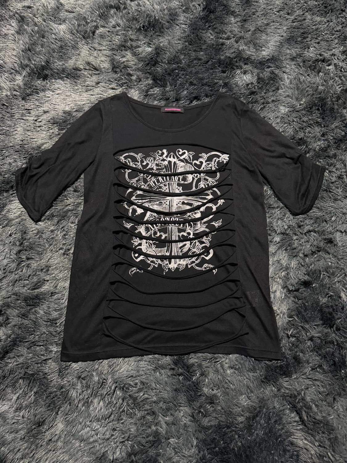 algonquins 앞판 절개&크로스 레터링 반팔 상품이미지2